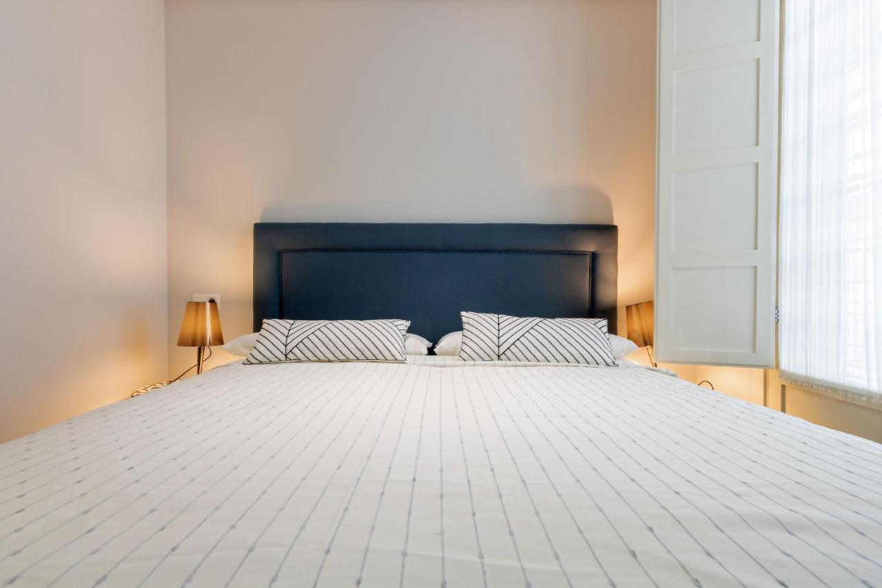 Apartament Alkazar Gardens Old Town 6 Pax Sewilla Zewnętrze zdjęcie