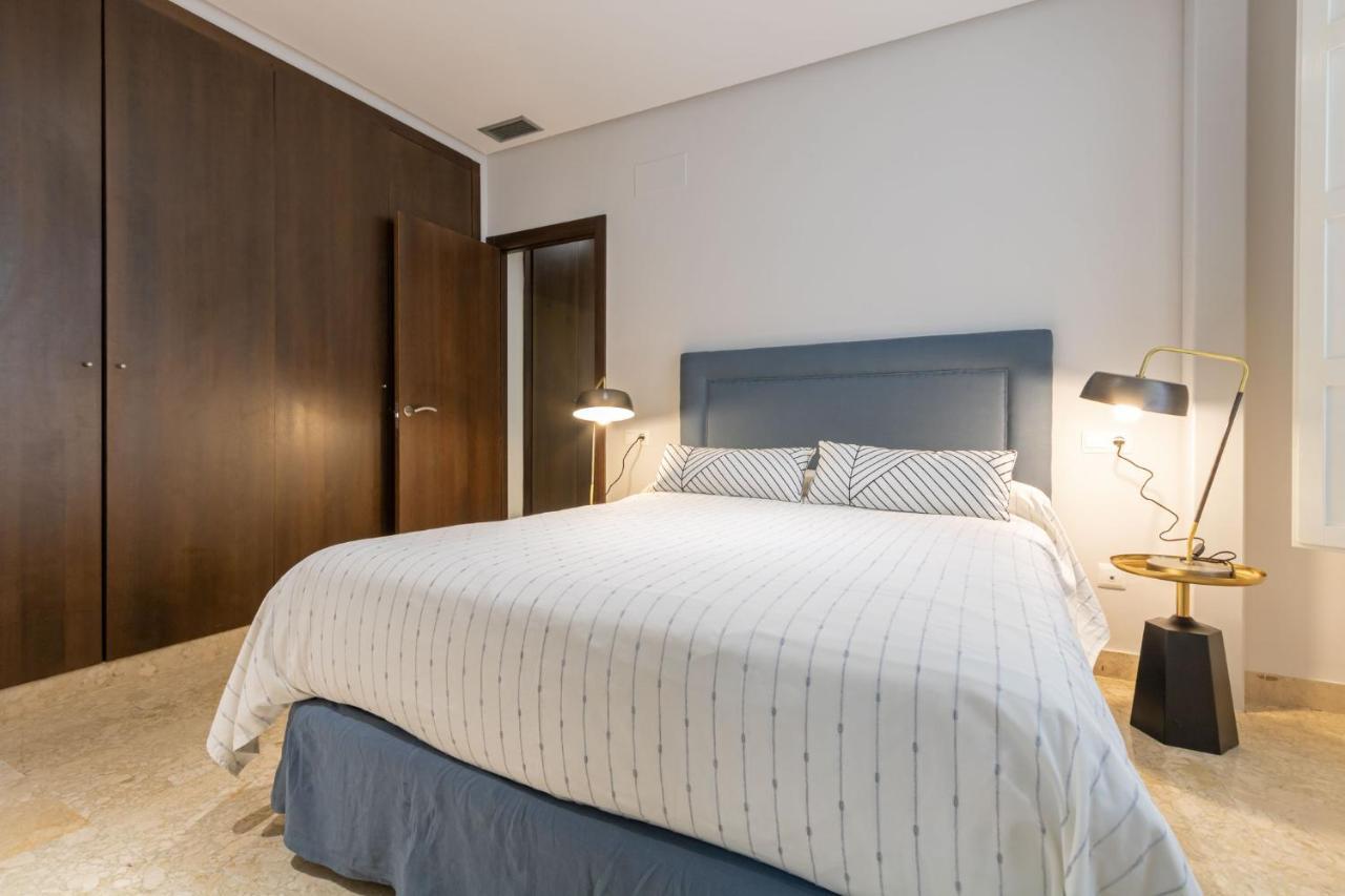 Apartament Alkazar Gardens Old Town 6 Pax Sewilla Zewnętrze zdjęcie